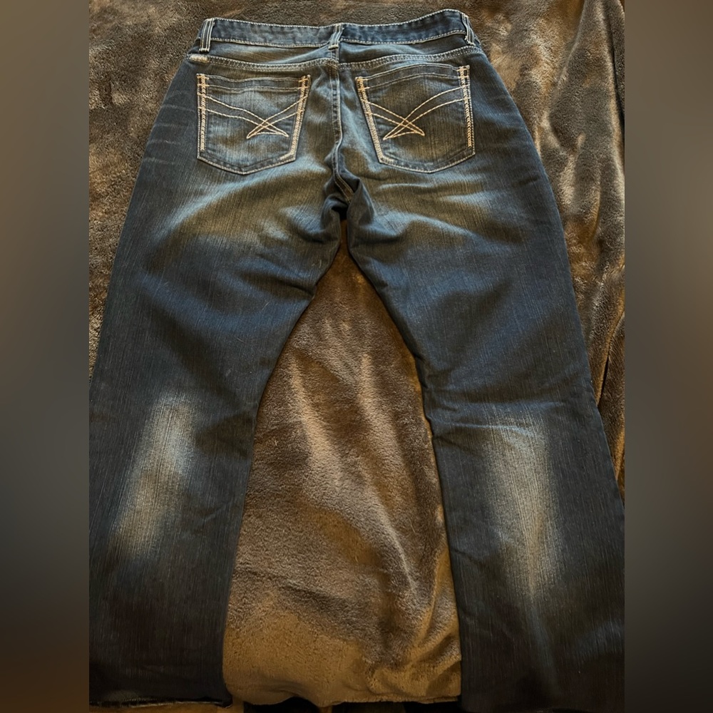 Women’s Cinch Jeans - Picture 2 of 3